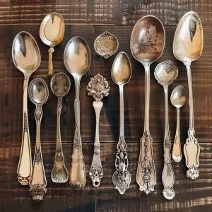 Spoons of different sizes